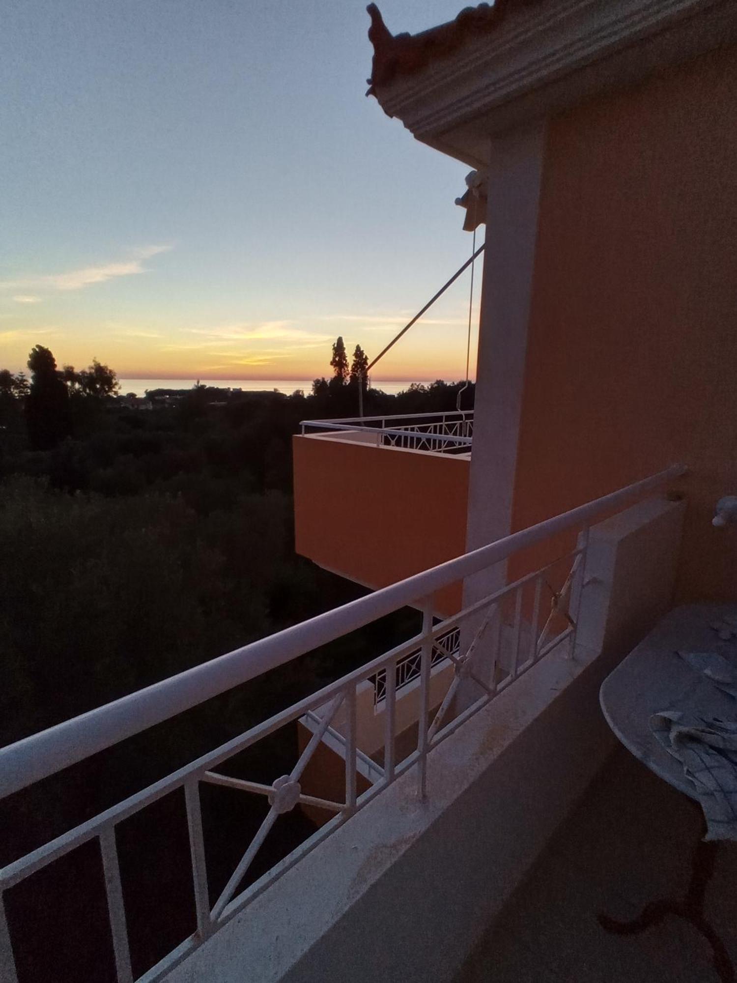 Helena Inn Svoronata Bilik gambar