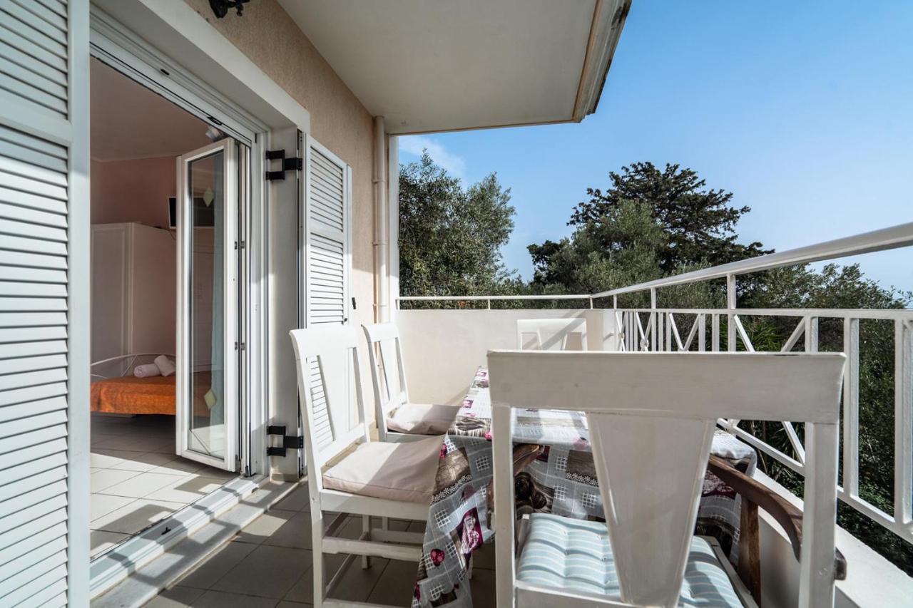 Helena Inn Svoronata Luaran gambar
