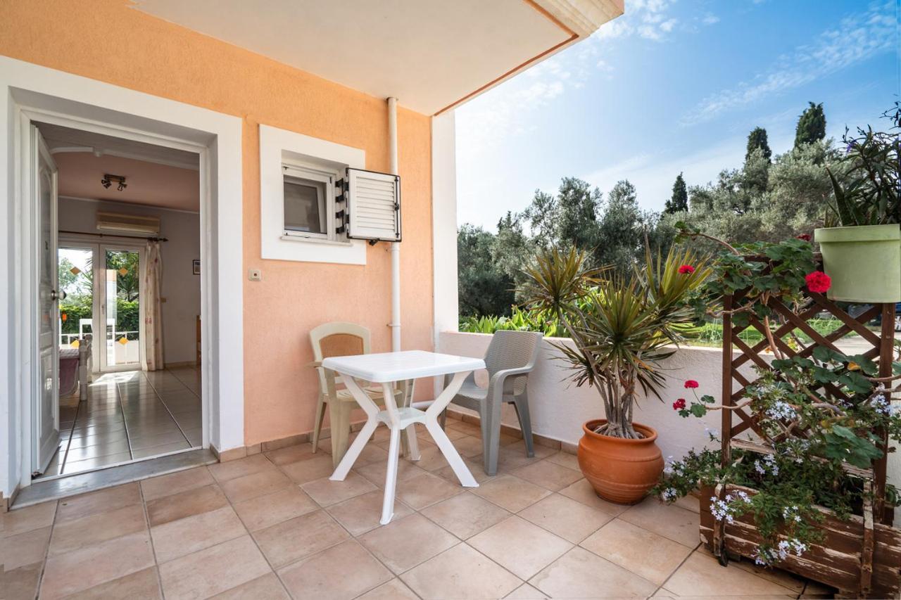Helena Inn Svoronata Luaran gambar