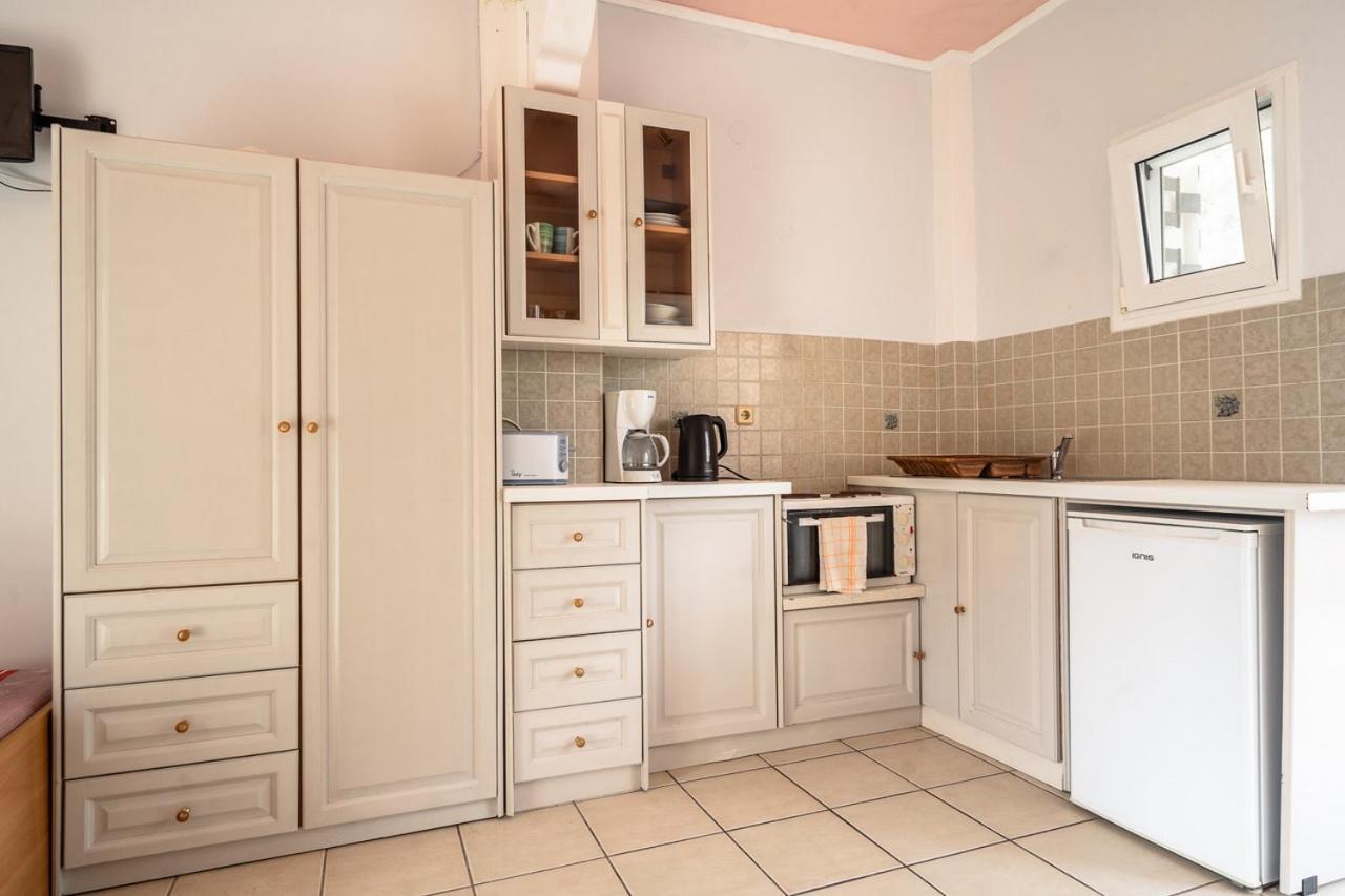 Helena Inn Svoronata Luaran gambar